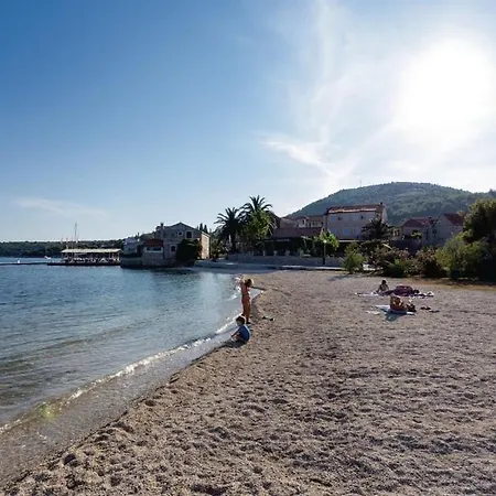 Bijela Vendégház Slano